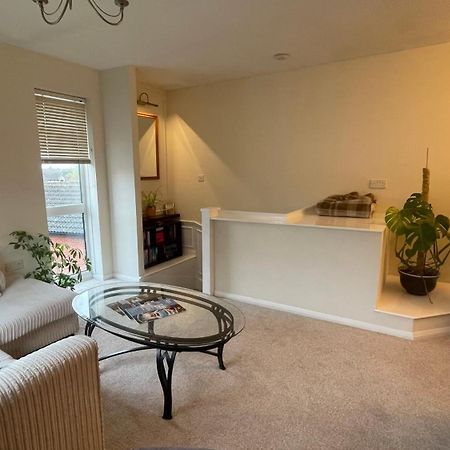 Entire Home With Private Entrance Earley Luaran gambar
